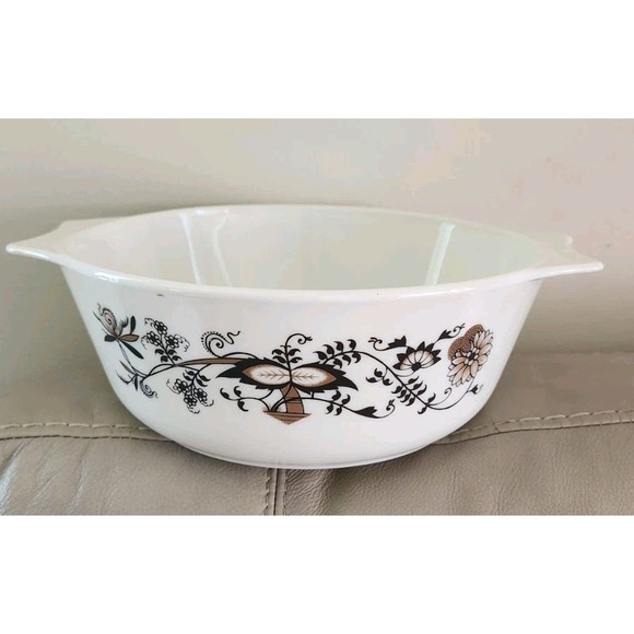 Vintage PYREX England Brown Floral Vine 9" Casserole Dish - Picture 2 of 3